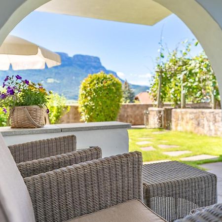Haus Oberhofer Bed & Breakfast Cornaiano Exterior photo